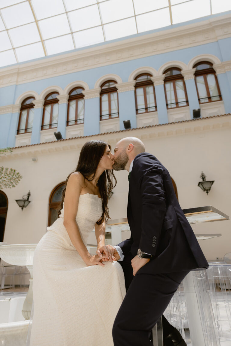 Novios en el patio del Casino de Murcia